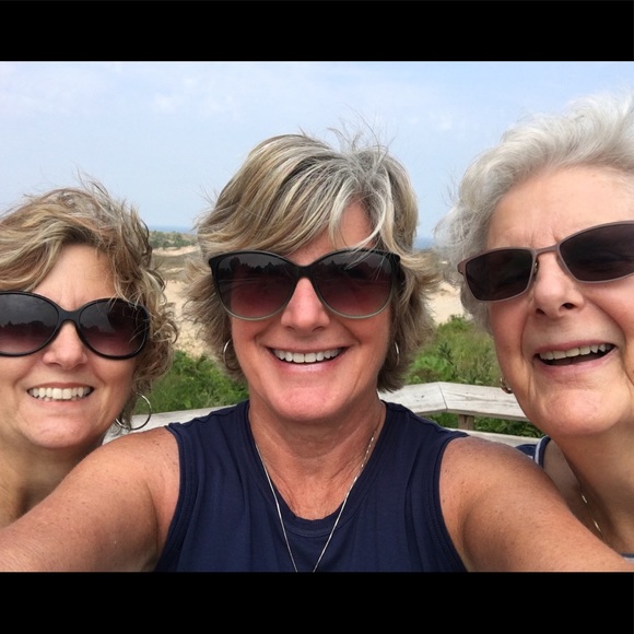 Meet your Posher, Lynn - Picture 1 of 1